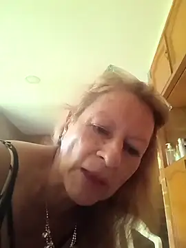 MaryLunna online show from 03/04/25, 07:11