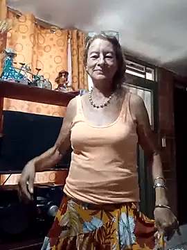 MaryLunna online show from 03/13/25, 06:45
