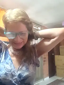 MaryLunna online show from 03/16/25, 06:44