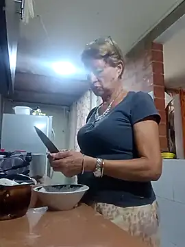 MaryLunna online show from 03/19/25, 10:09