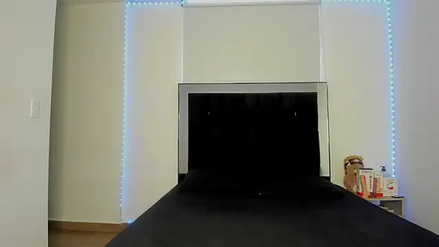 victoriacolin online show from 10/20/25, 12:06