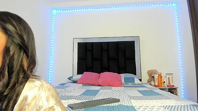 victoriacolin online show from 03/22/25, 10:26