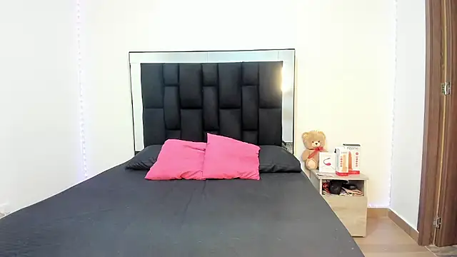 victoriacolin online show from 02/26/25, 12:05