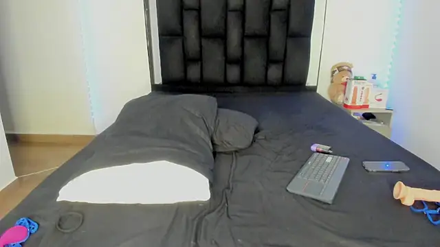 victoriacolin online show from 11/13/25, 12:14