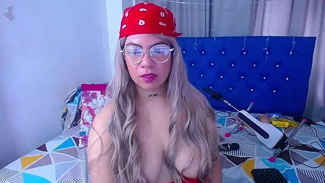 hornny cougar online show from 11/10/25, 06:02