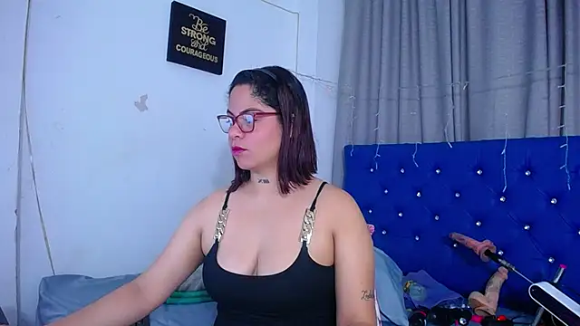 hornny cougar online show from 11/28/25, 06:52