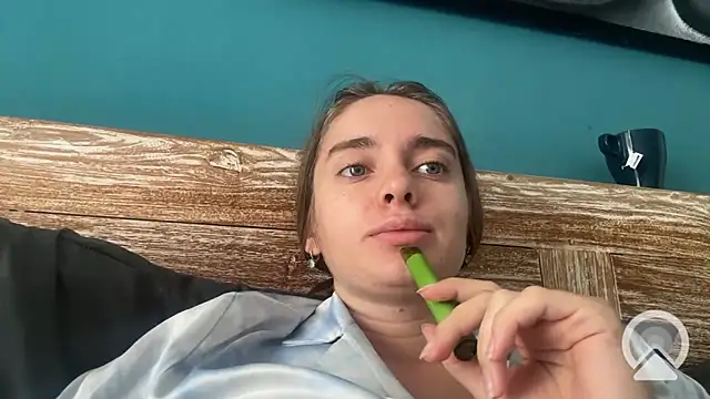 valure lera online show from 03/19/25, 04:57