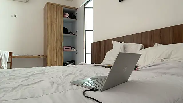 valure lera online show from 10/02/25, 05:22