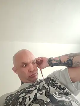 Hippieinwiss online show from 04/14/26, 08:47