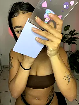 meli ortiz  online show from 11/24/25, 04:18