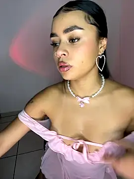 Snapshot of meli_ortiz_ chatting on 09/25/25, 03:51 meli ortiz  online show from 09/25/25, 03:51