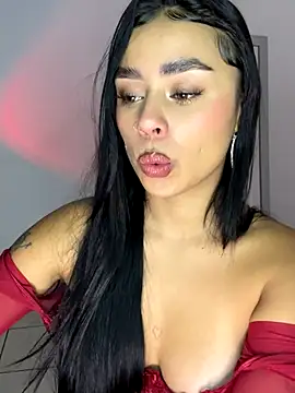 Snapshot of meli_ortiz_ chatting on 09/27/25, 04:13 meli ortiz  online show from 09/27/25, 04:13