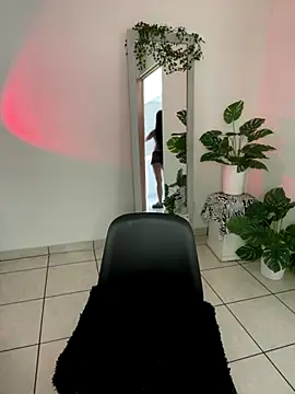 meli ortiz  online show from 11/21/25, 02:05