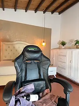 Hadley  online show from 11/15/25, 12:25