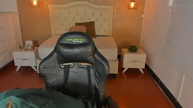 Hadley  online show from 11/07/25, 03:44