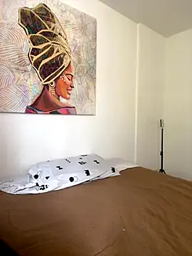 eileensophi online show from 10/25/25, 08:20