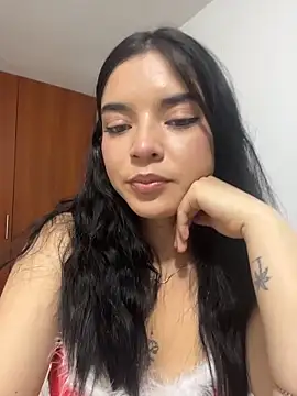 eileensophi online show from 12/23/25, 02:11