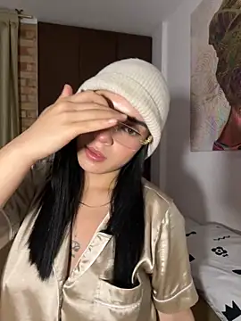 eileensophi online show from 10/25/25, 06:01