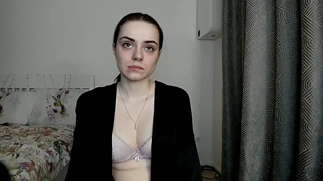 Snapshot of Hustle_Babyy chatting on 11/20/25, 03:23 Hustle Babyy online show from 11/20/25, 03:23