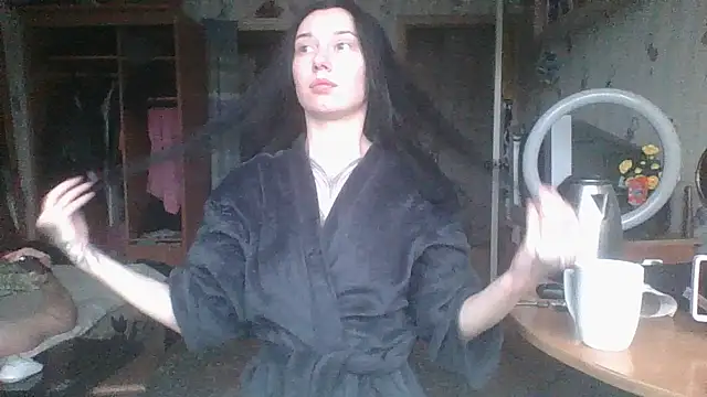 Snapshot of RussNocturnal chatting on 06/17/26, 01:05 RussNocturnal online show from 06/17/26, 01:05
