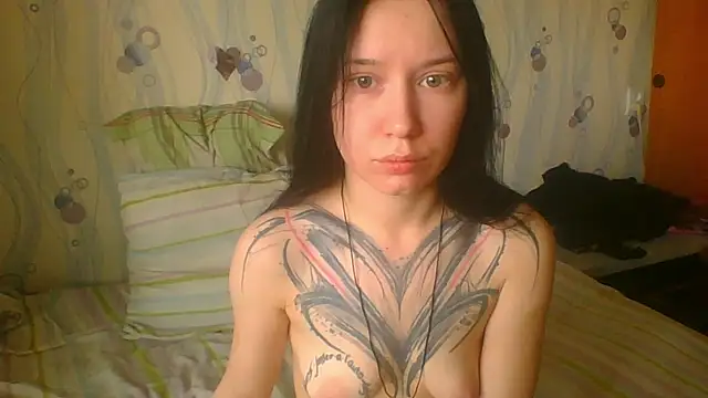 Snapshot of RussNocturnal chatting on 06/06/26, 12:32 RussNocturnal online show from 06/06/26, 12:32