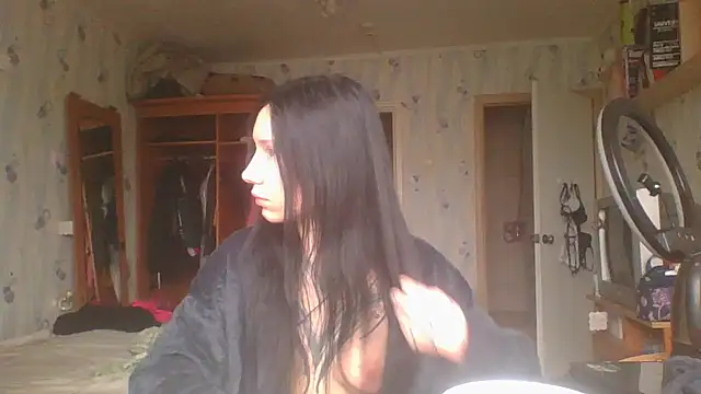 Snapshot of RussNocturnal chatting on 06/18/26, 03:28 RussNocturnal online show from 06/18/26, 03:28