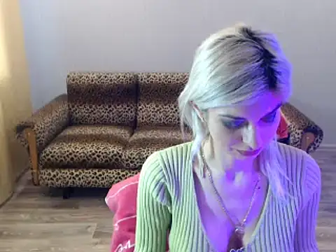 Snapshot of SexyBeatriice chatting on 03/18/25, 07:22 SexyBeatriice online show from 03/18/25, 07:22