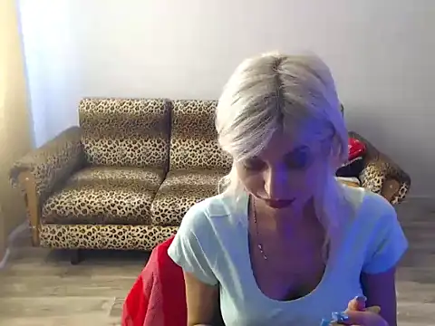 Snapshot of SexyBeatriice chatting on 09/11/25, 06:35 SexyBeatriice online show from 09/11/25, 06:35