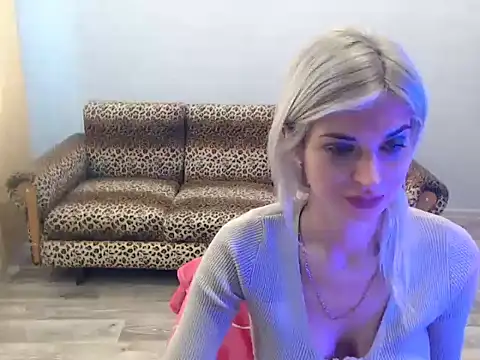 Snapshot of SexyBeatriice chatting on 11/02/25, 08:08 SexyBeatriice online show from 11/02/25, 08:08