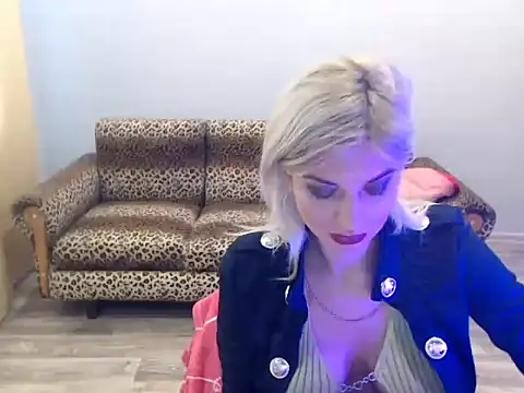 Snapshot of SexyBeatriice chatting on 11/09/25, 07:45 SexyBeatriice online show from 11/09/25, 07:45