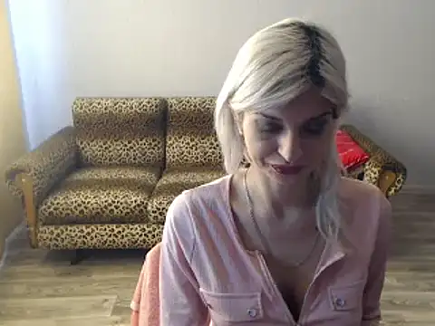 Snapshot of SexyBeatriice chatting on 03/21/25, 07:22 SexyBeatriice online show from 03/21/25, 07:22