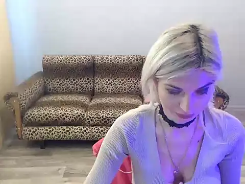 Snapshot of SexyBeatriice chatting on 11/25/25, 07:19 SexyBeatriice online show from 11/25/25, 07:19