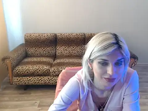 Snapshot of SexyBeatriice chatting on 03/21/25, 10:28 SexyBeatriice online show from 03/21/25, 10:28