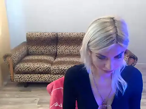 Snapshot of SexyBeatriice chatting on 11/07/25, 07:24 SexyBeatriice online show from 11/07/25, 07:24