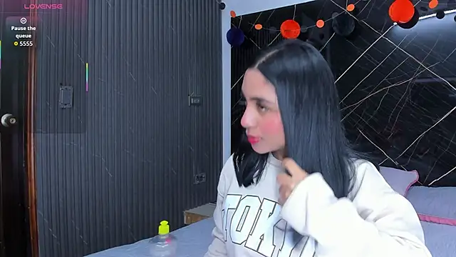 Estefy gomez09 online show from 11/13/25, 03:43