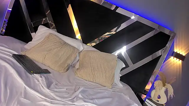 AliDiaz  online show from 03/11/25, 02:10