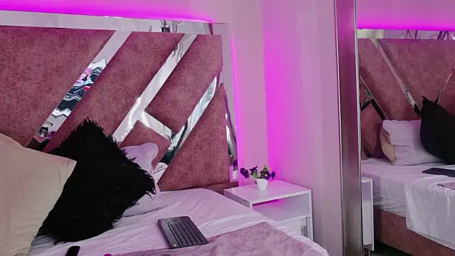 AliDiaz  online show from 04/11/26, 06:44