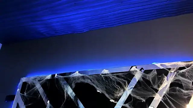 AliDiaz  online show from 10/31/25, 07:43