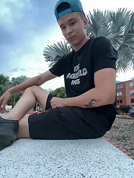 arevalo1124 online show from 11/20/25, 10:31