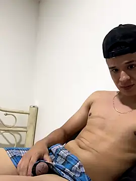 arevalo1124 online show from 12/04/25, 05:39