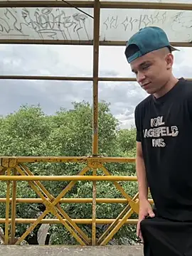 arevalo1124 online show from 12/01/25, 08:53