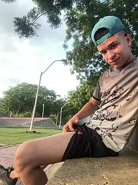 arevalo1124 online show from 12/16/25, 09:19