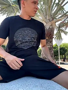 arevalo1124 online show from 11/17/25, 02:43