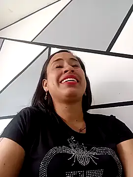 Snapshot of kamila_lovee chatting on 03/14/25, 03:47 kamila lovee online show from 03/14/25, 03:47