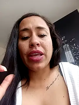 Snapshot of kamila_lovee chatting on 03/19/25, 07:17 kamila lovee online show from 03/19/25, 07:17
