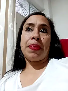 Snapshot of kamila_lovee chatting on 03/19/25, 10:20 kamila lovee online show from 03/19/25, 10:20