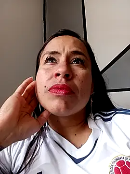 Snapshot of kamila_lovee chatting on 03/20/25, 07:35 kamila lovee online show from 03/20/25, 07:35