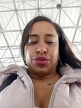 Snapshot of kamila_lovee chatting on 09/15/25, 03:23 kamila lovee online show from 09/15/25, 03:23