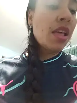 Snapshot of kamila_lovee chatting on 03/19/25, 04:14 kamila lovee online show from 03/19/25, 04:14