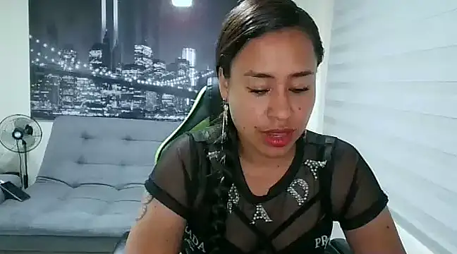 Snapshot of kamila_lovee chatting on 03/18/25, 04:50 kamila lovee online show from 03/18/25, 04:50